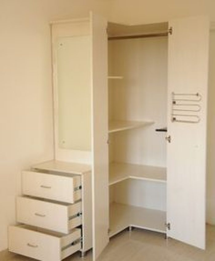 Мебель для малогабаритных квартир: шкаф купе орех.