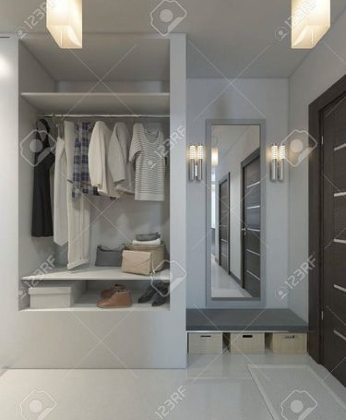 Особенности для поиска мебели: раздвижные зеркальные двери для гардеробной.